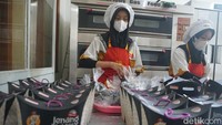 Omzet penjualan olahan salak di Kunara pun naik 2 kali lipat dari bulan bisa. Sebab pesanan juga melonjak tajam untuk jamuan Hari Raya Idul Fitri.