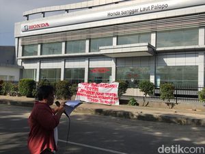 Massa Demo Dealer Honda Palopo Tuntut Hak Feni Era Selama Bekerja