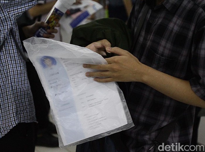 Bursa kerja digelar di Thamrin City, Jakarta, Rabu (12/3/2025). Acara ini diserbu para pencari kerja.