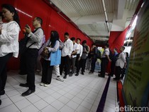 Pemburu Loker Padati Bursa Kerja di Thamrin City