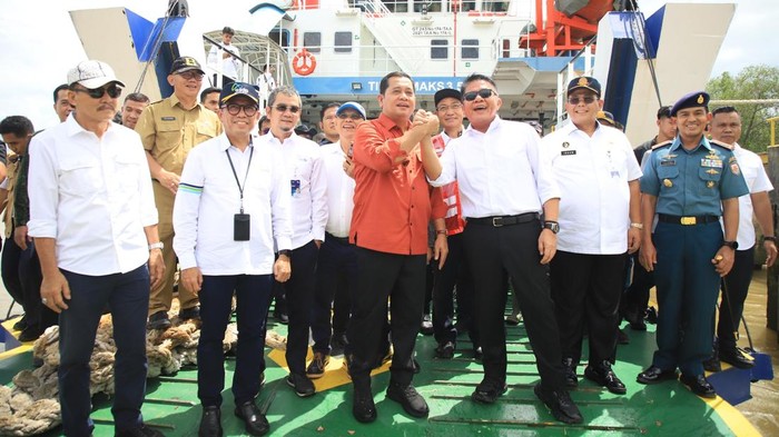 Peresmian kapal angkutan penyeberangan KMP Puteri Leanpuri.
