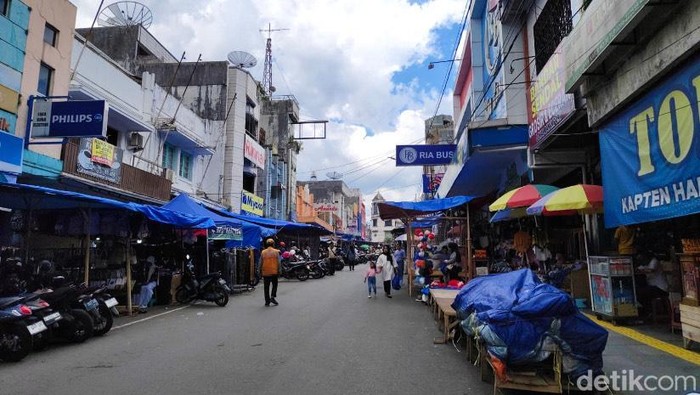 PKL di Jalan Harun Kabir, Kota Sukabumi