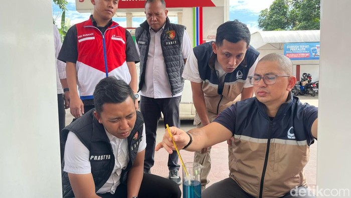 Polisi melakukan sidak ke sejumlah SPBU di Kota Jambi