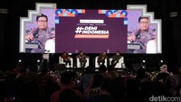 Para peserta memenuhi kursi yang telah disediakan di acara Demi Indonesia Ayo Berkoperasi, Koperasi Bangkit