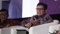 Direktur Institutional Banking BNI Munadi Herlambang memberikan pemaparan dalam diskusi yang mengangkat tema Koperasi Desa Merah Putih: Membangun Masa Depan dari Desa.  