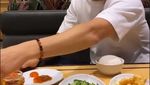Potret Ifan Seventeen Saat Beli Takjil hingga Jajan Roti Canai