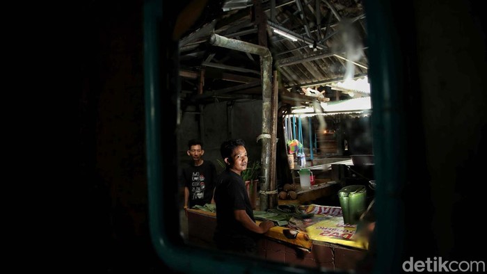 Potret Pasar Sungai Bambu Sepi Pembeli Pasar Sungai Bambu di kawasan Tanjung Priok, Jakarta Utara, terdampak pandemi COVID-19 lalu. Hingga kini pasar tersebut makin sepi pembeli.