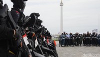 Apel Lintas Jaya ini melibatkan personel Dinas Perhubungan Provinsi Jakarta, TNI, dan Polri. 