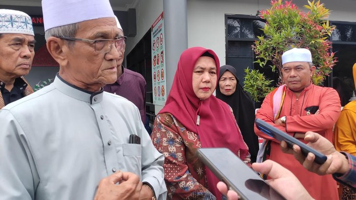 Puluhan ulama membesuk Haji Alim di Rutan Pakjo