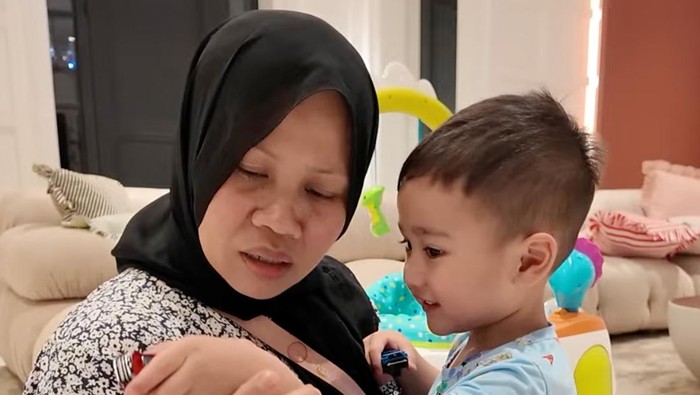 rayyanza bertemu sus rini