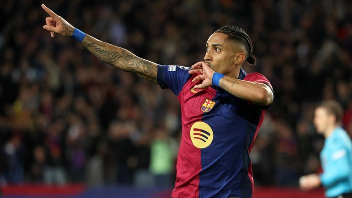 Raphinha Dias celebrates a goal during the match between FC Barcelona and SL Benfica, corresponding to the second leg of the round of 16 of the UEFA Champions League, at the Lluis Companys Stadium in Barcelona, Spain, on March 11, 2025. (Photo by Joan Valls/Urbanandsport/NurPhoto via Getty Images) (Photo by Urbanandsport/NurPhoto via Getty Images)