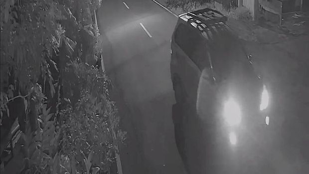 Rekaman CCTV menunjukkan mobil diduga pelaku pencurian kambing di Hargorejo, Kokap, Kulon Progo, Rabu (12/3/2025).
