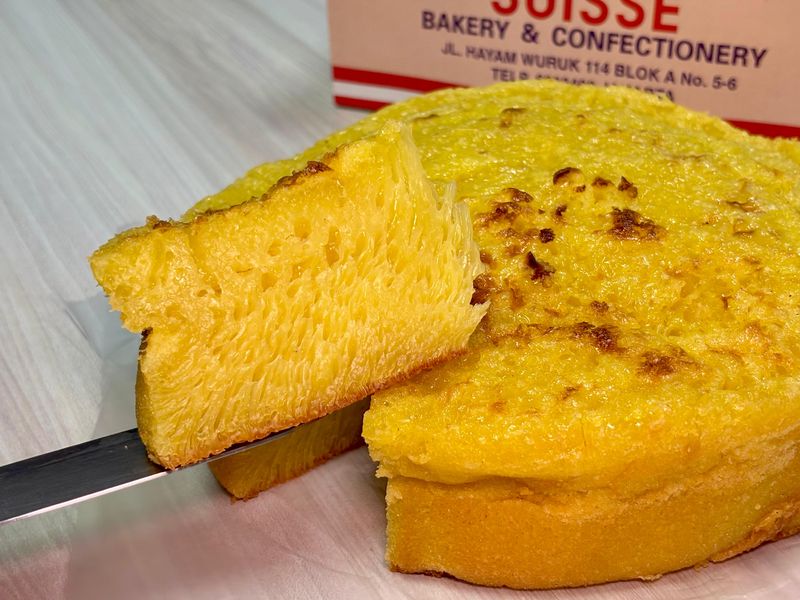 Adu Legit 3 Bika Ambon Legendaris, Begini Tekstur dan Rasanya