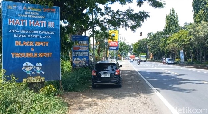 Sat Lantas Polres Probolinggo pasang papan imbauan jelang arus mudik