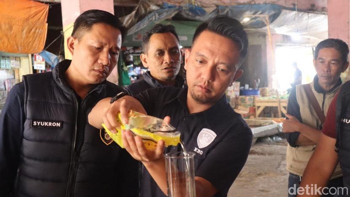 Satgas Pangan saat sidak MinyaKita di Sukabumi