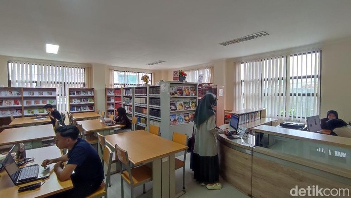 Suasana di Perpustakaan Ciamis