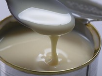 Susu Evaporasi Vs Susu Kental Manis, Ini Bedanya!