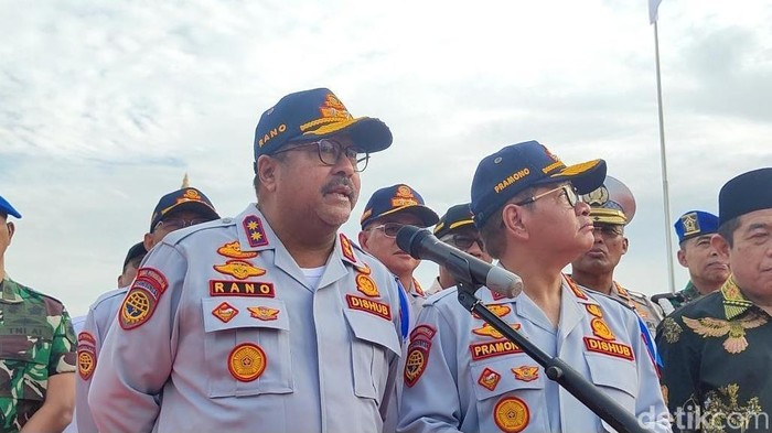 Wakil Gubernur DKI Jakarta Rano Karno (kiri) dan Gubernur Jakarta Pramono Anung (kanan) (Rumondang/detikcom)