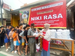 Alfamart-WINGS Group Gaet Warteg di 36 Kota Salurkan 54.000 Paket Berbuka