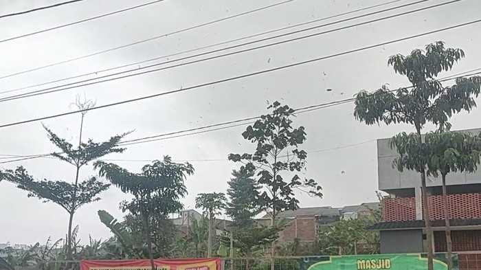 Angin puting beliun di Garut.