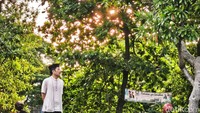 Warga juga bisa menikmati taman yang asri.  
