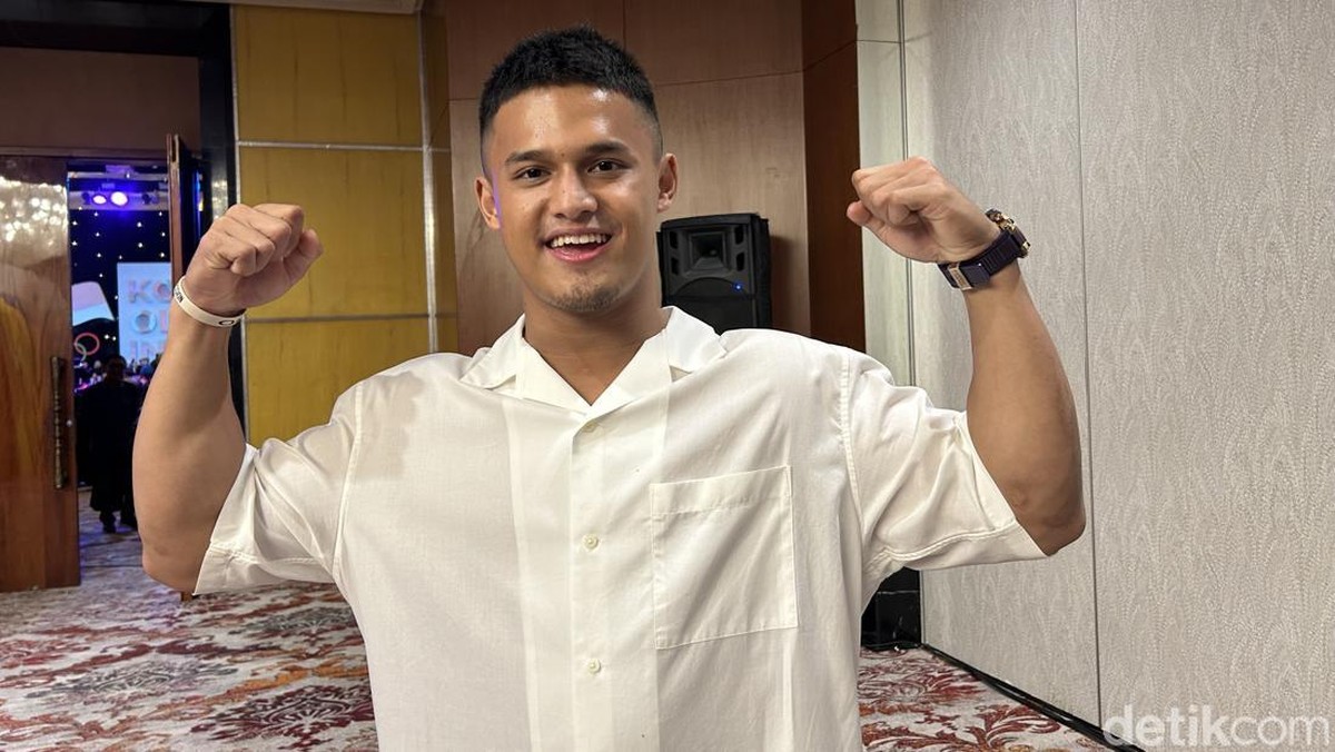Atlet angkat besi Indonesia Rizki Juniansyah Atlet angkat besi Indonesia Rizki Juniansyah