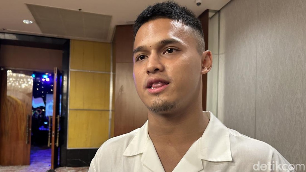 Atlet angkat besi Indonesia Rizki Juniansyah Atlet angkat besi Indonesia Rizki Juniansyah