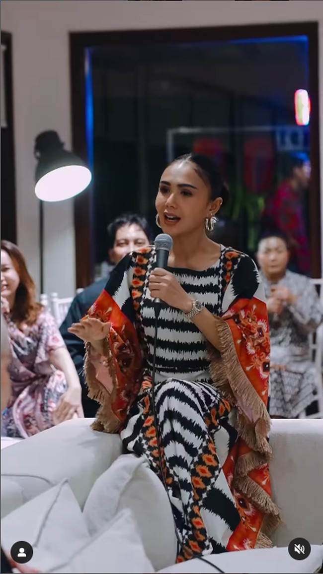 Dalam postingan Rossa terungkap agenda mereka selain bukber. “Berbagi cerita, pemikiran, dan berdiskusi tentang industri musik Indonesia yang kita cintai, mencari solusi yang terbaik dengan hati dan kepala yang dingin, dan sejatinya tentunya keadilan untuk semua pihak,”Foto: Instagram