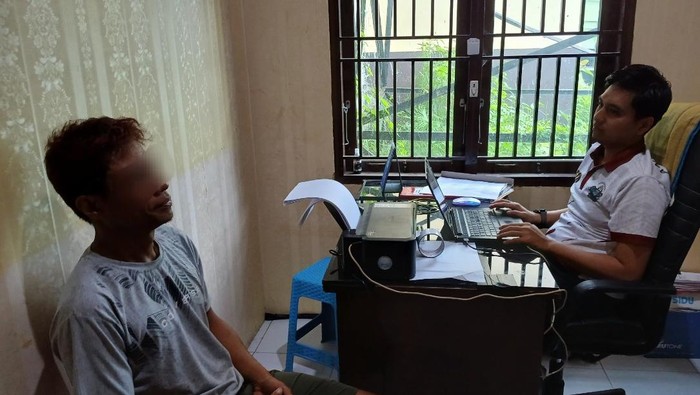 Oknum ASN Pemkab Bulukumba, Sulawesi Selatan (Sulsel), berinisial KH alias VN (43) ditangkap atas kasus penyalahgunaan narkoba jenis sabu.
