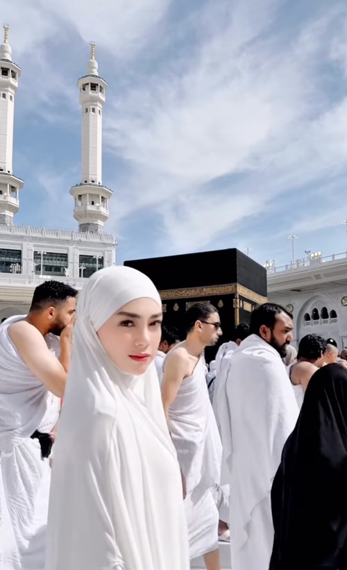 celine evangelista umrah