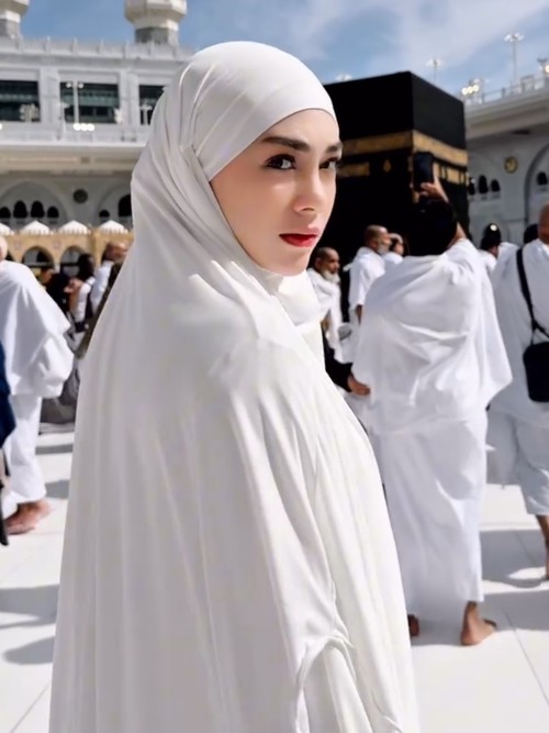 Celine Evangelista Umrah