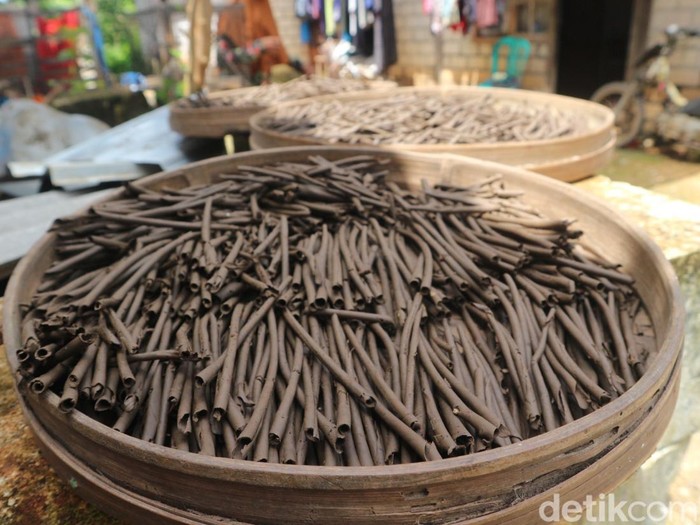 cemilan amppo khas tuban buatan rasimah