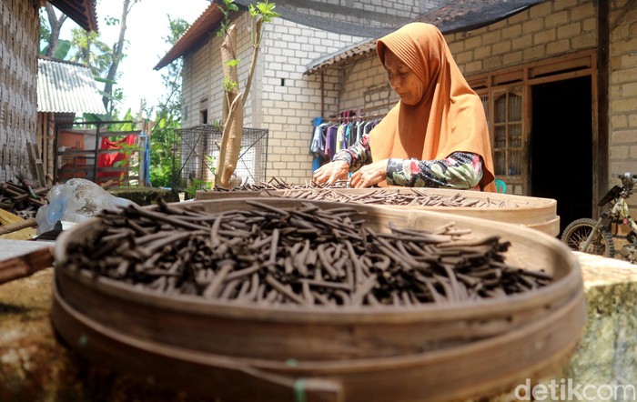 cemilan amppo khas tuban buatan rasimah