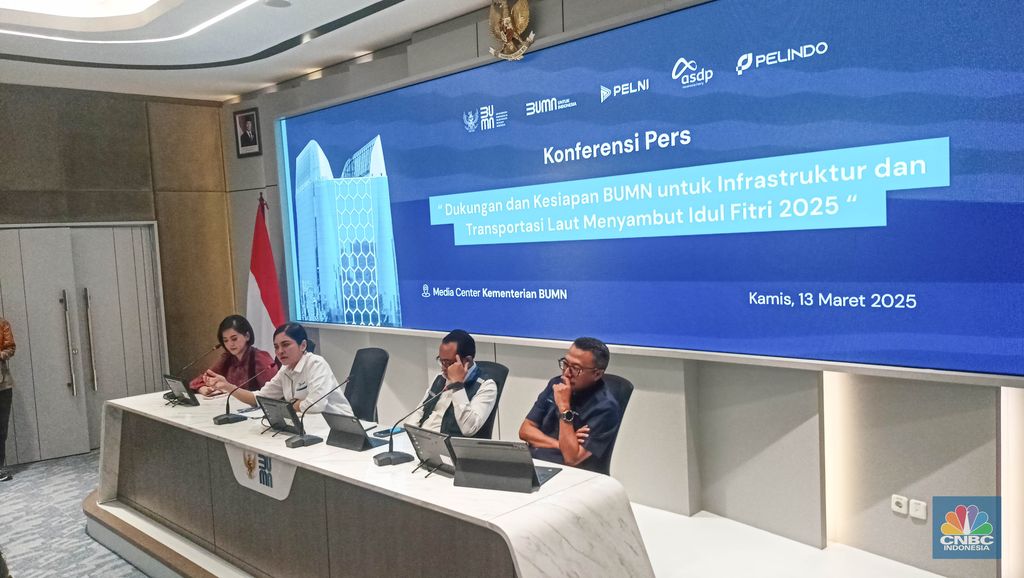 Direktur Utama ASDP Heru Widodo dalam Press Conference di Kementerian BUMN, Kamis (13/3/2025). (CNBC Indonesia/Ferry Sandi)