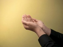 7 Teks Doa Hari Pendidikan Nasional 2025 yang Khidmat untuk Upacara Hardiknas