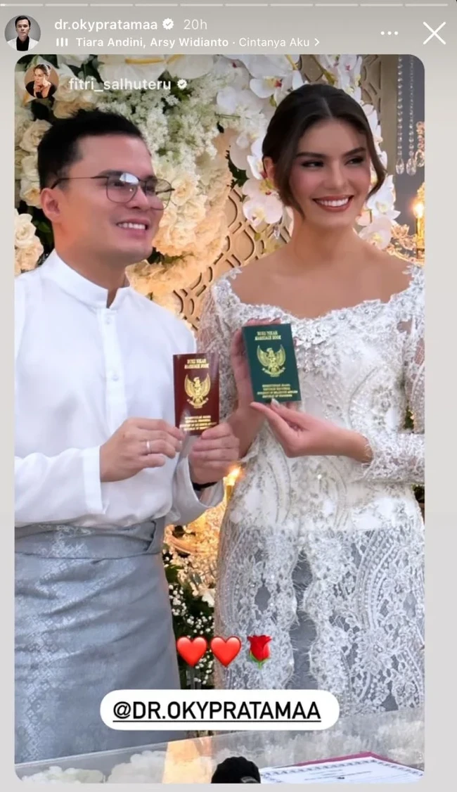 Dokter Oky dan wanita asal Brasil yang diketahui bernama Sarah Maria resmi menikah pada Juni 2023 lalu. Sebelum menikah, Sarah memutuskan untuk menjadi seorang mualaf. Foto: Instagram/@dr.okypratamaa