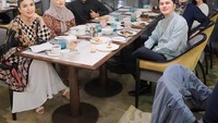 Dr Oky Pratama dikenal sebagai dokter di bidang kecantikan atau estetika. Ia memiliki klinik kecantikan dan skincare merek Benings. Foto: Instagram @dr.okypratamaa