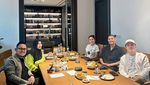 Potret dr Oky Pratama saat Makan Bareng Rekan Bisnis Skincare