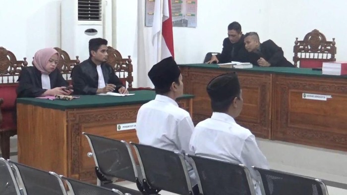Dua terdakwa kasus korupsi di Bengkulu jalani sidang vonis di PN Bengkulu.