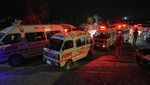 Evakuasi Penumpang Serangan Kereta di Pakistan