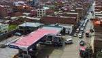 Foto Udara Antrean Panjang di SPBU Bolivia