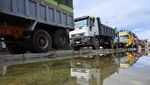 Foto Udara Antrean Panjang di SPBU Bolivia