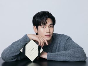 Video: Kim Soo Hyun Digugat Rp 35 M Atas Kontrak Kerjasama