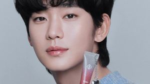 8 Foto Kim Soo Hyun Jadi Model Iklan Parfum Hingga Kosmetik, Terancam Boikot