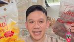 Jordi Onsu Sibuk Promosikan Lauk hingga JRD Snack di TikTok