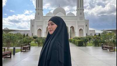 Foto: Megahnya Masjid Malaysia yang Dikunjungi Mantan Bintang Porno Rae Lil Black