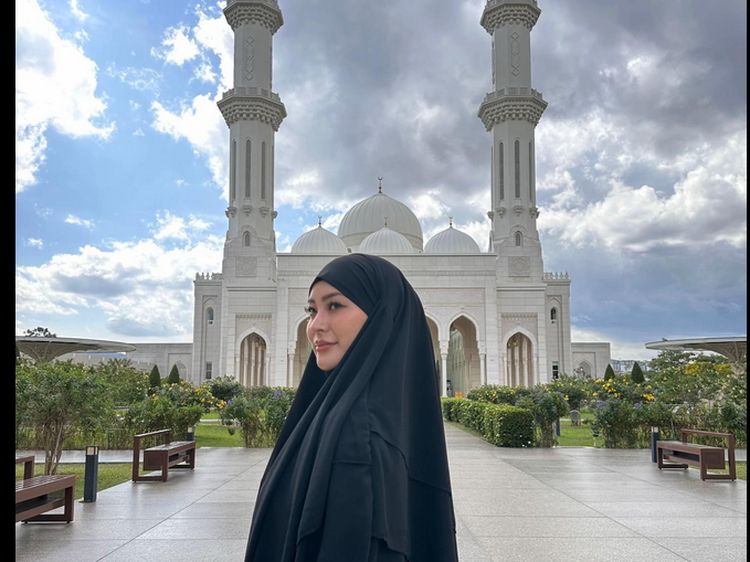 Foto: Megahnya Masjid Malaysia yang Dikunjungi Mantan Bintang Porno Rae Lil Black