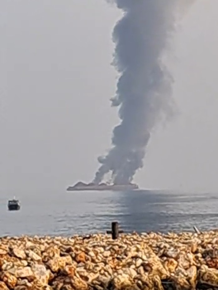 Kapal meledak di Lamongan