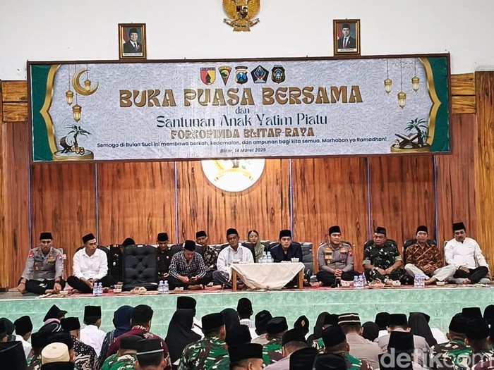 Kapolres Blitar Kota bersama forkopimda Buka Puasa Bareng Anak Yatim