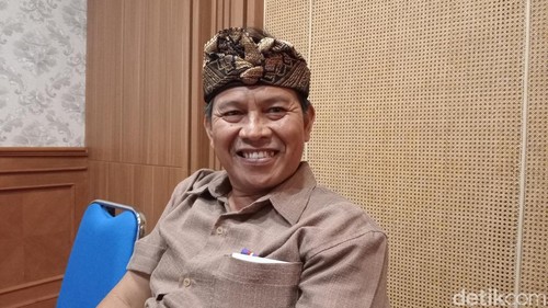 Kepala Desa Pecatu, I Made Karyana Yadnya, ditemui detikBali, di kantornya, Kamis (13/3/2025). (Aryo Mahendro/detikBali).
